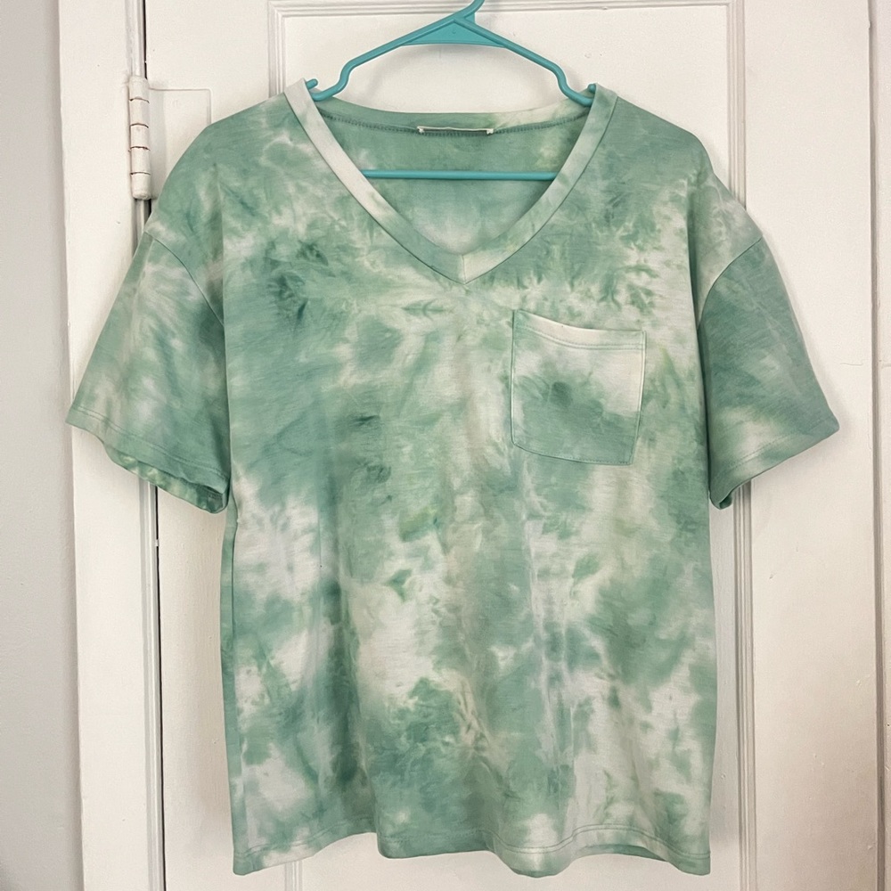 small teal and white tye die shirt from altered state
